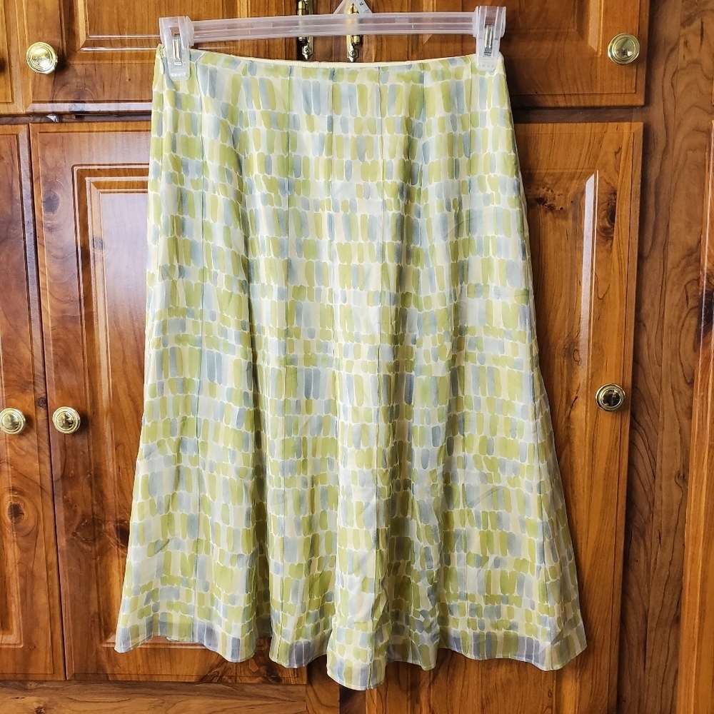 TALBOTS Patterned Silk A line skirt Size 6 Lined